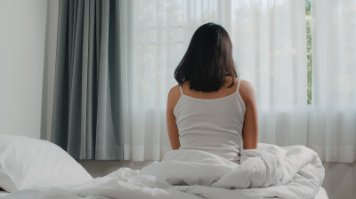 Apakah Bangun Tidur dengan Jantung Berdebar Kencang dapat Menandakan Gejala yang Serius?